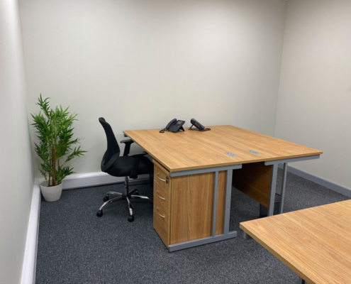 Suite-9-desk